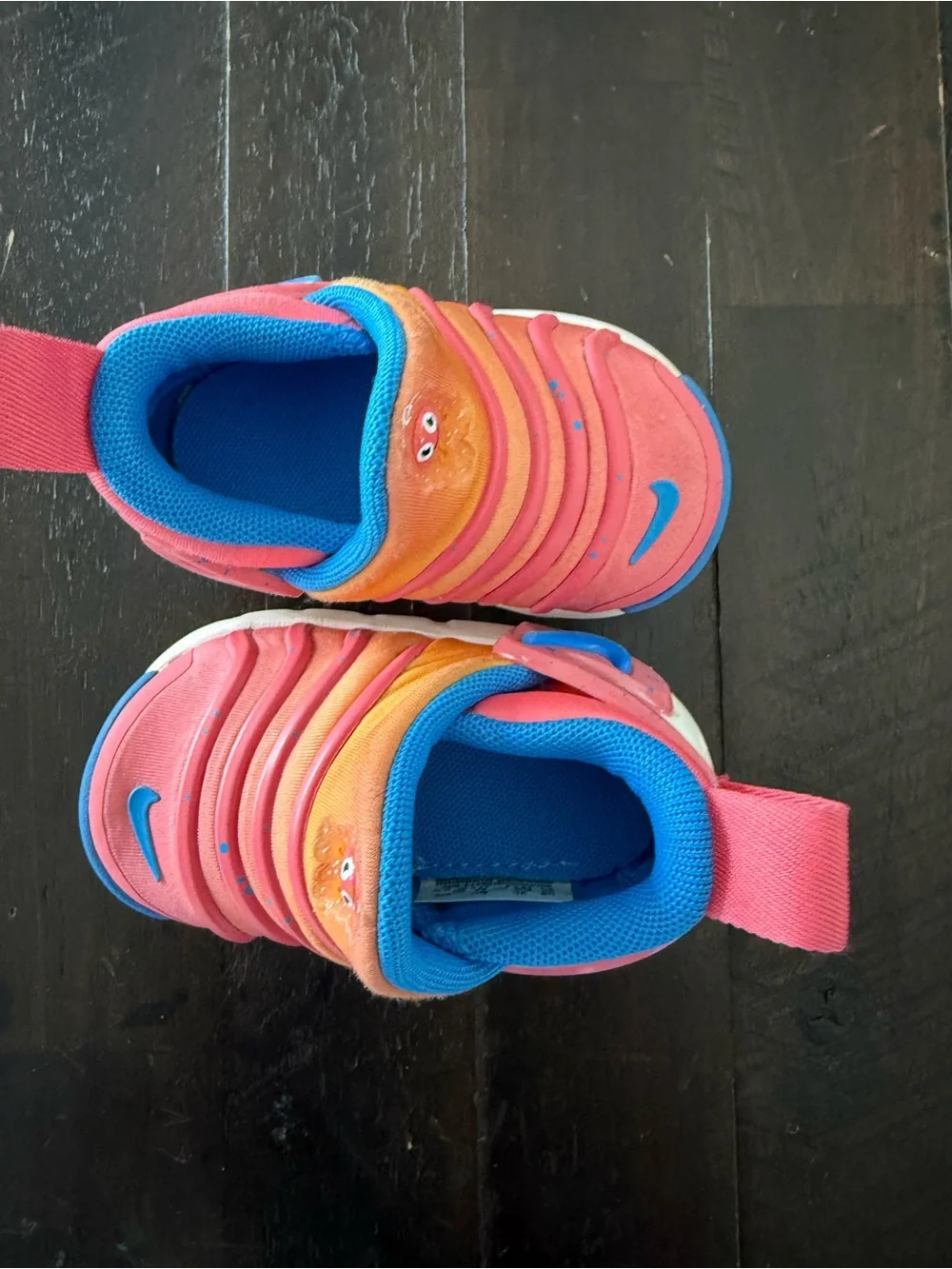 Nike dynamo GO SE, Kids Pink, Orange & Blue Slip-On Sneakers